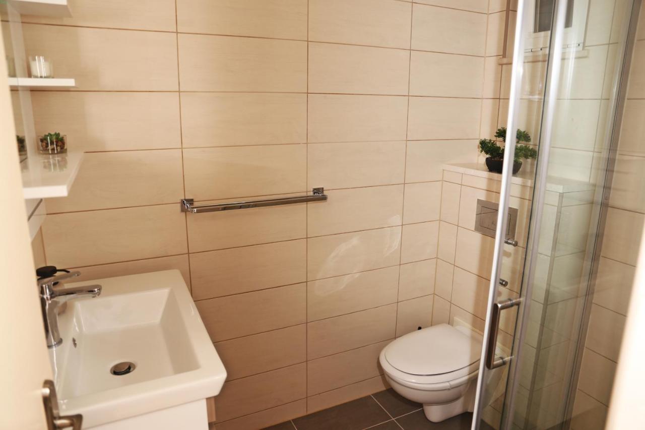 Seaside Apartments With A Swimming Pool Tri Zala, Korcula - 558 Zrnovo Ngoại thất bức ảnh