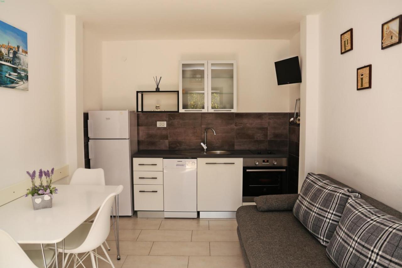 Seaside Apartments With A Swimming Pool Tri Zala, Korcula - 558 Zrnovo Ngoại thất bức ảnh