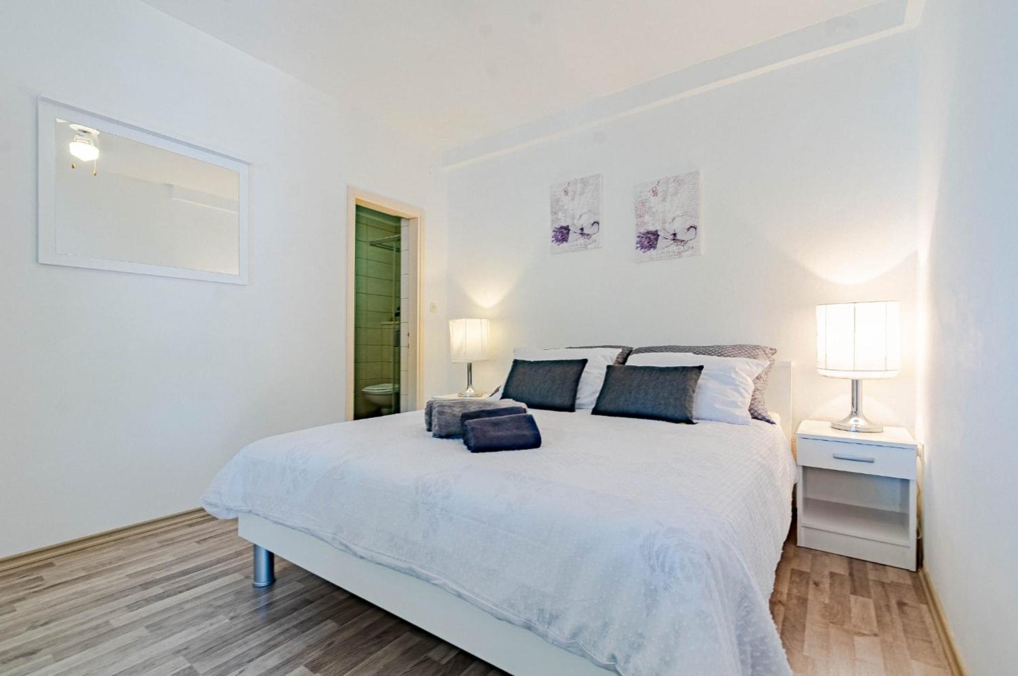 Seaside Apartments With A Swimming Pool Tri Zala, Korcula - 558 Zrnovo Ngoại thất bức ảnh